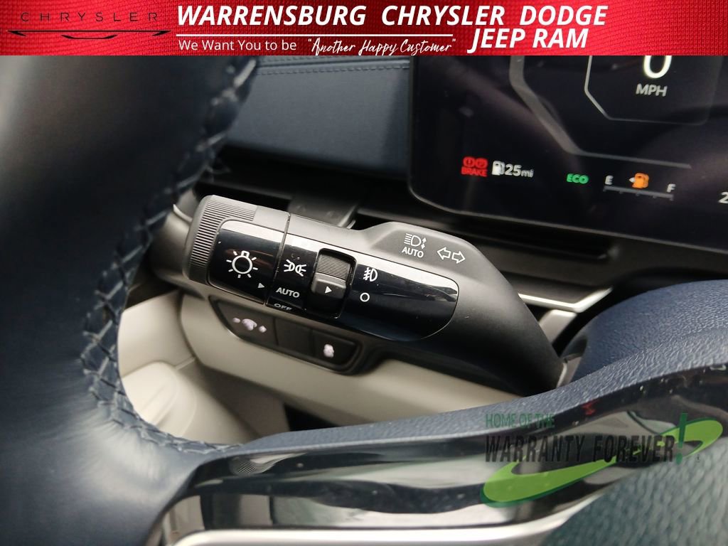 Used 2025 Kia Carnival SX Prestige image 21