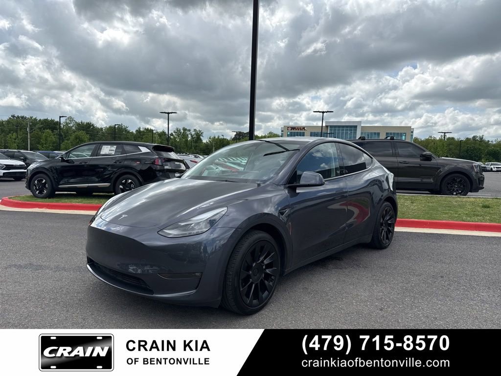 Used 2023 Tesla Model Y Long Range AWD/4WD image 2