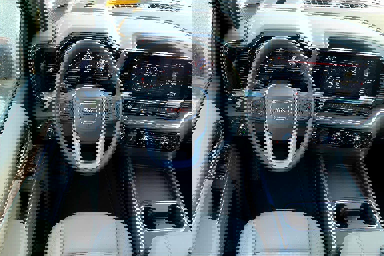 Used 2025 GMC Sierra 2500 SLT w/ SLT Convenience Package image 5