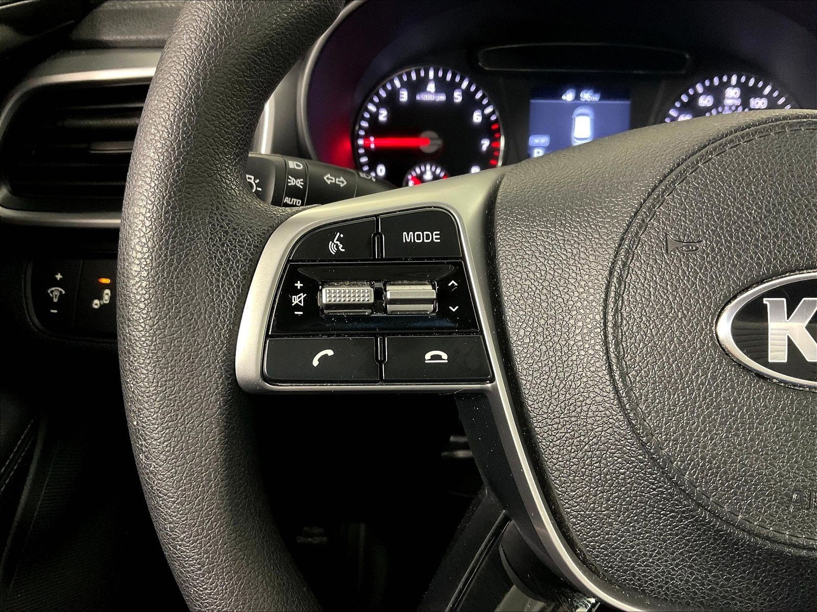Used 2020 Kia Sorento LX FWD image 12