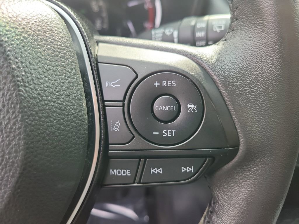 Used 2023 Toyota RAV4 XLE Premium image 29