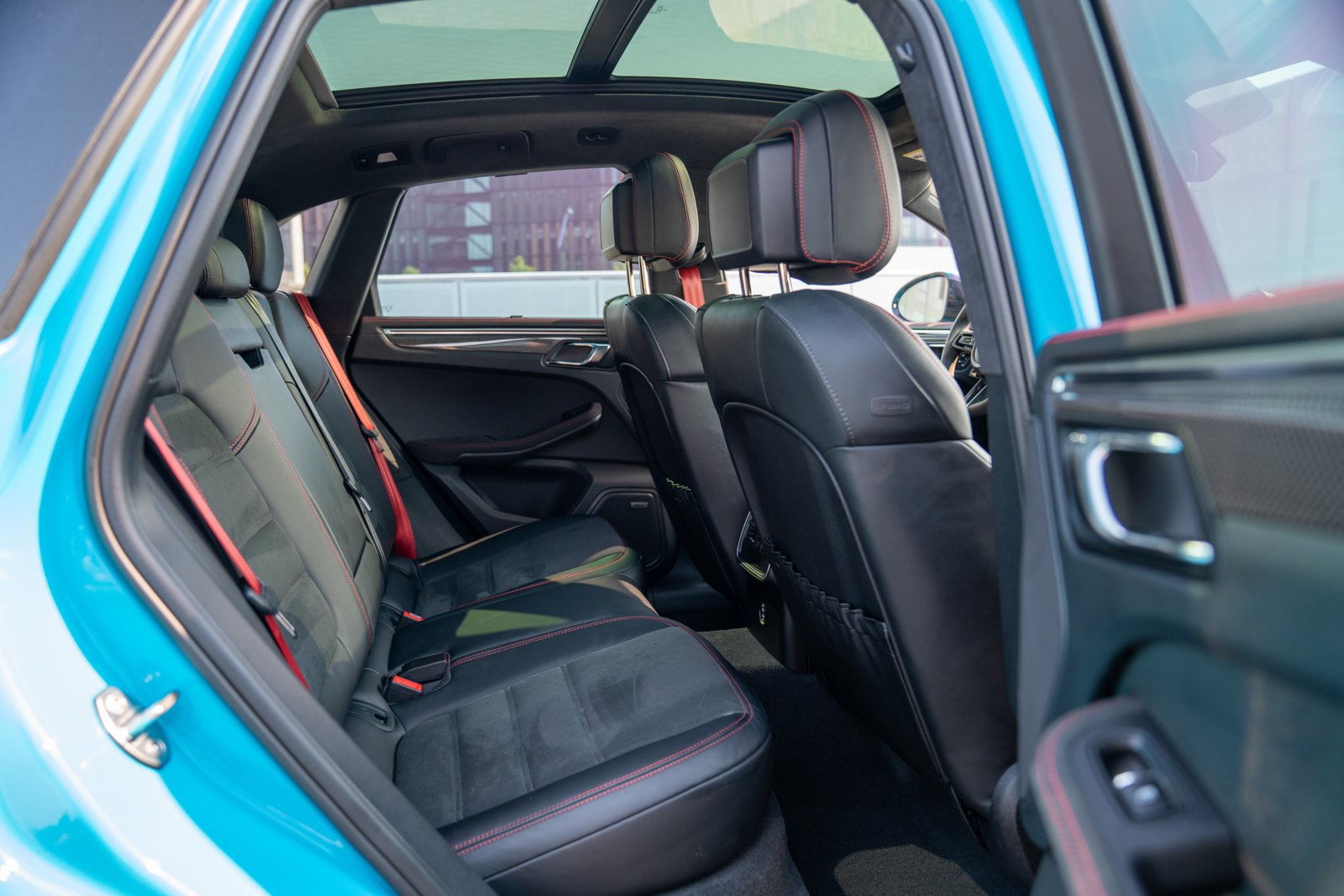 Certified 2024 Porsche Macan GTS AWD/4WD image 25