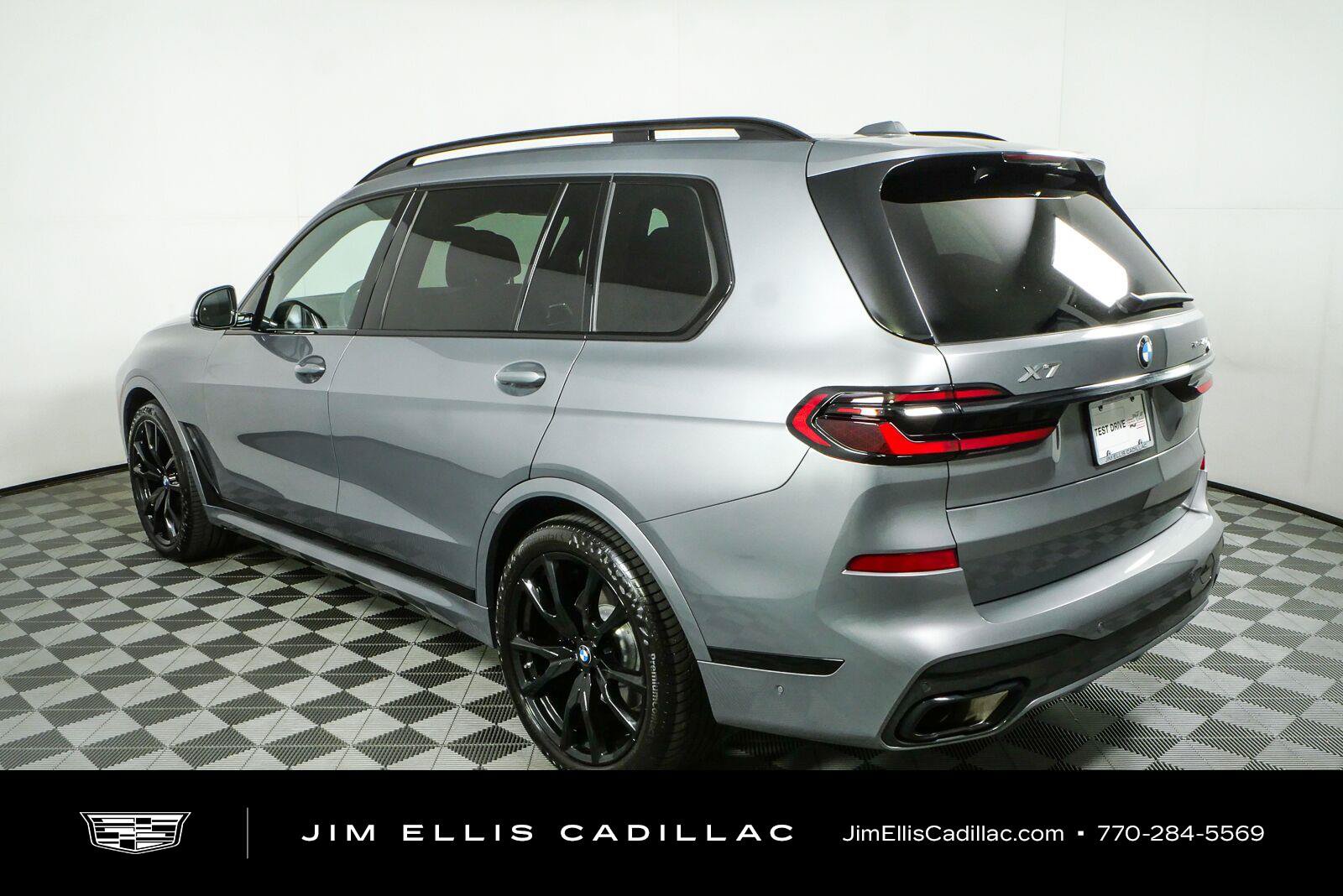 Used 2024 BMW X7 xDrive40i w/ M Sport Package AWD/4WD image 30