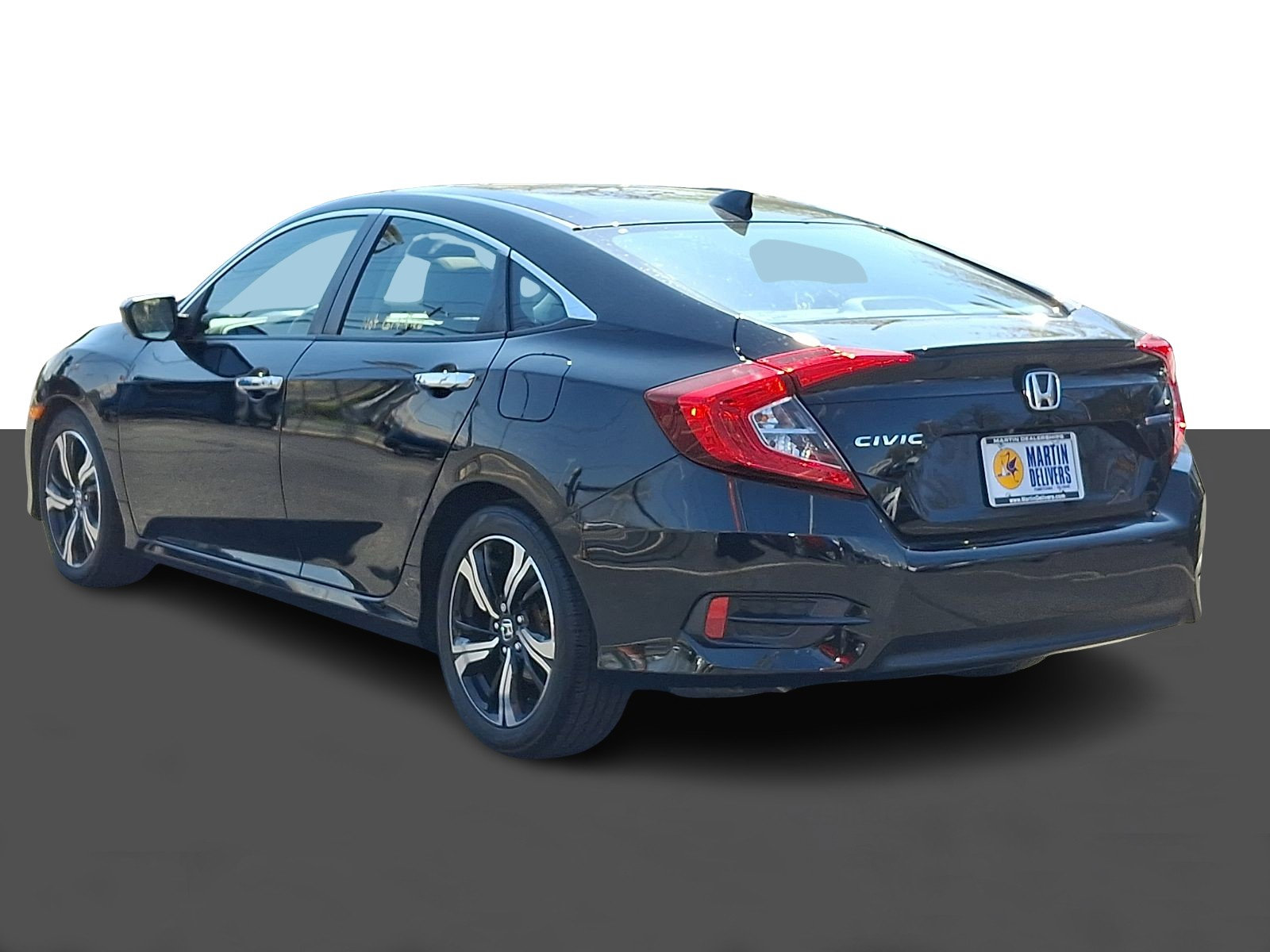 Used 2018 Honda Civic Touring image 4