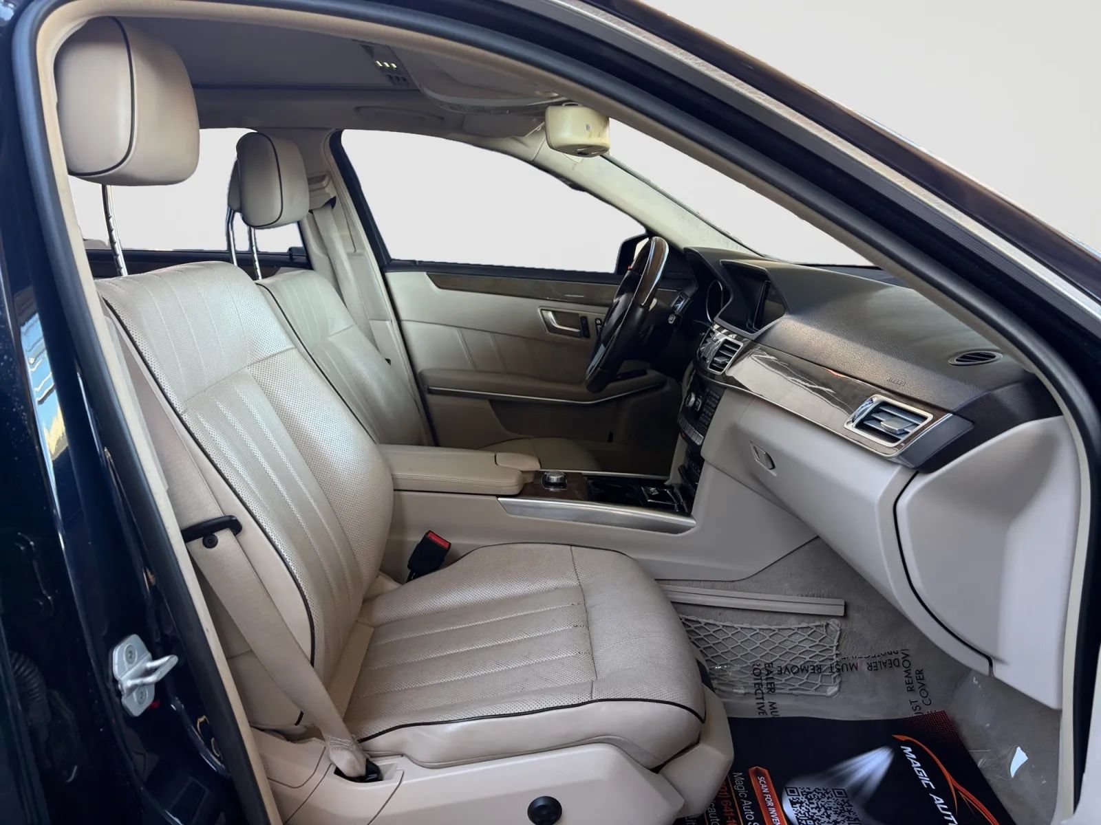 Used 2014 Mercedes-Benz E 550 4MATIC Sedan image 20