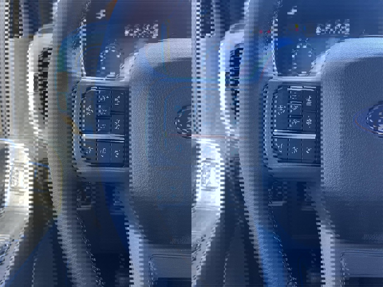 New 2025 Ford F150 Lariat w/ Equipment Group 501A Mid image 16