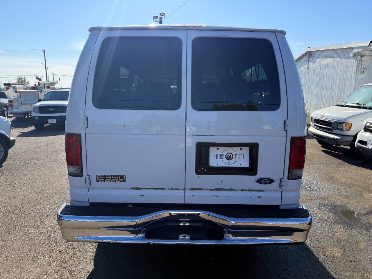 Used 2005 Ford E-350 and Econoline 350 XL RWD image 8