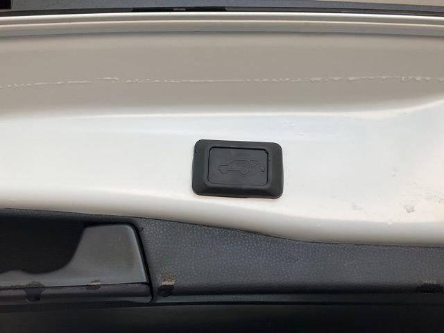 Used 2025 Toyota RAV4 XLE Premium FWD image 18