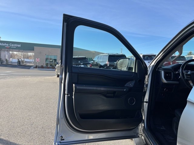 Used 2023 Ford Expedition Max XLT image 30