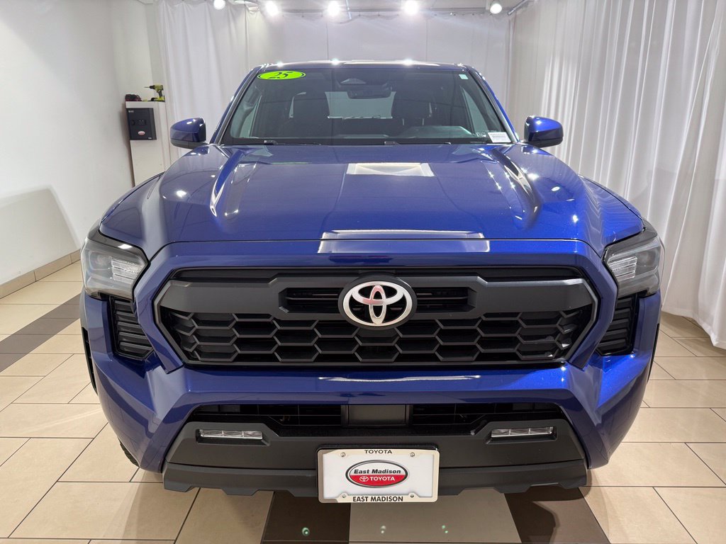 Used 2024 Toyota Tacoma TRD Off-Road AWD/4WD image 8