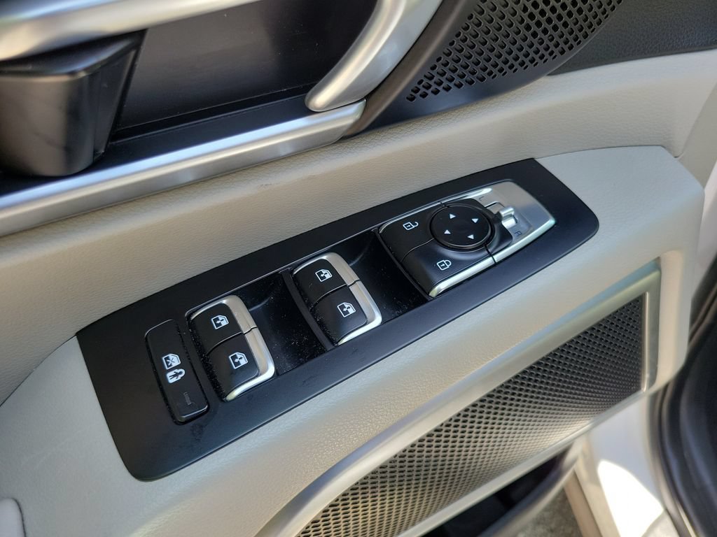 Used 2022 Kia Telluride S FWD image 19