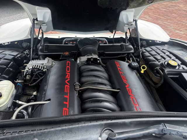 Used 2003 Chevrolet Corvette Convertible RWD image 30