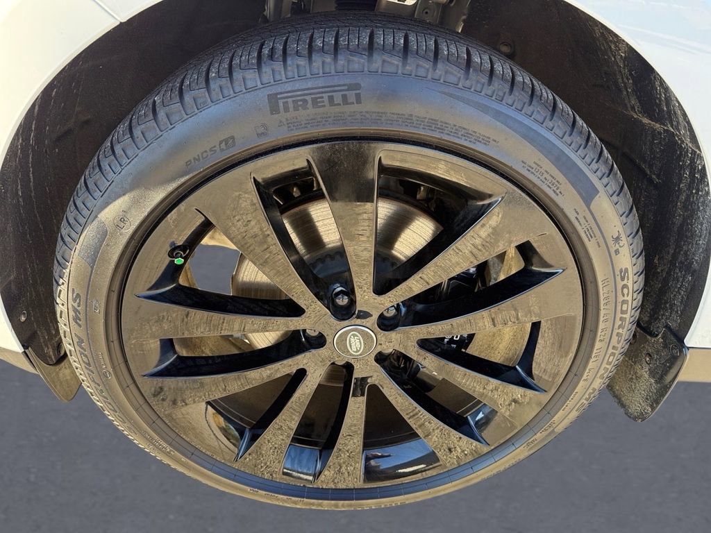 New 2025 Land Rover Range Rover Sport SE image 8