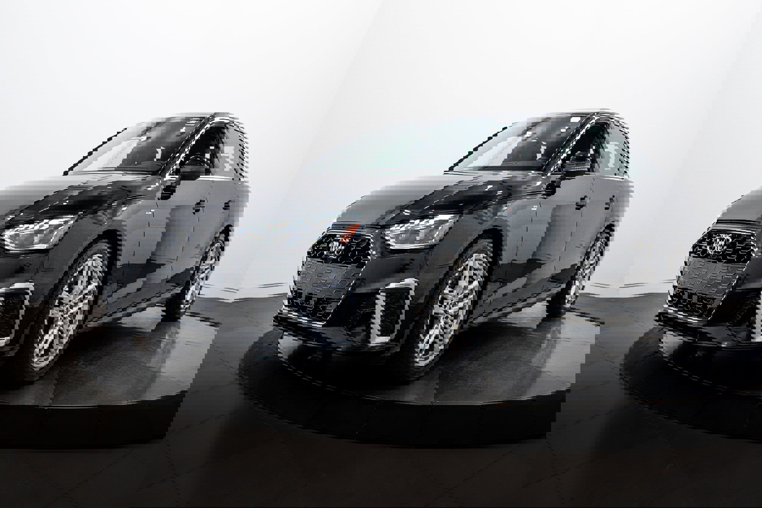 Used 2022 Audi A4 2.0T Premium Plus w/ Premium Plus Package image 7