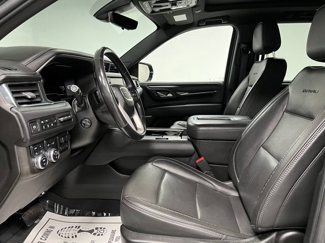 Used 2022 GMC Yukon XL Denali w/ Advanced Technology Package AWD/4WD image 19