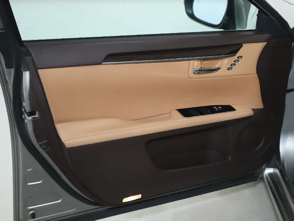 Used 2018 Lexus ES 350 w/ Premier Package FWD image 15