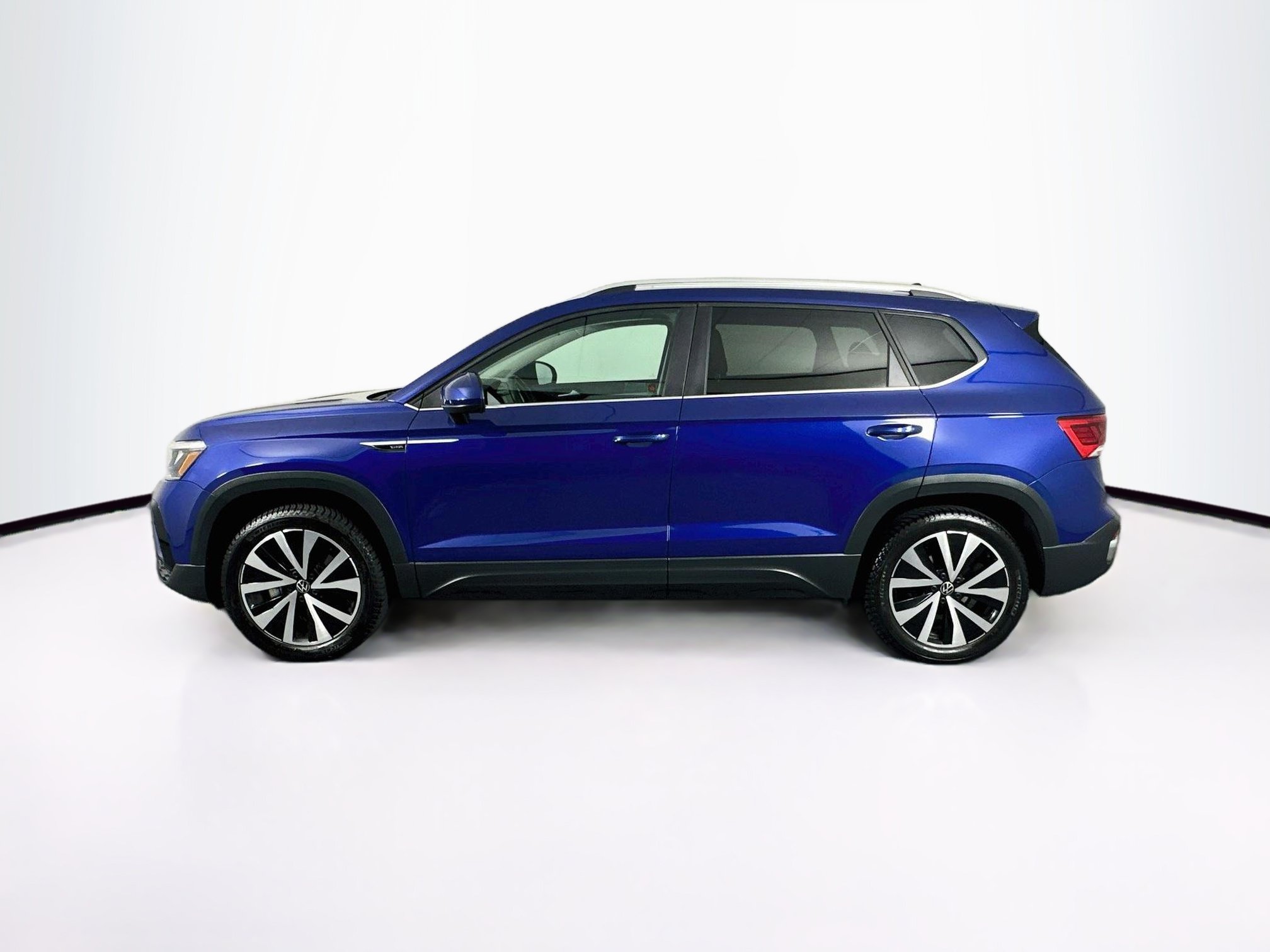 Used 2022 Volkswagen Taos SE AWD/4WD image 4