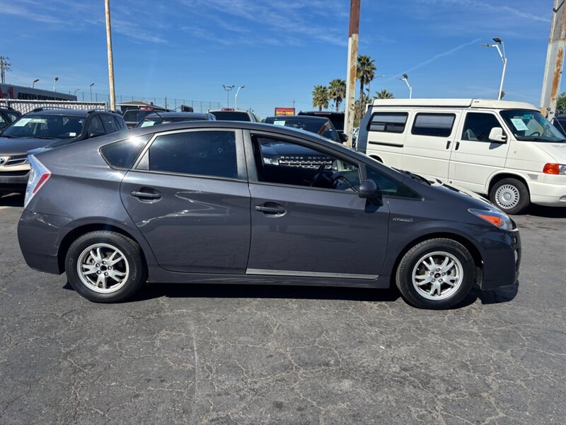 Used 2010 Toyota Prius Three FWD image 2