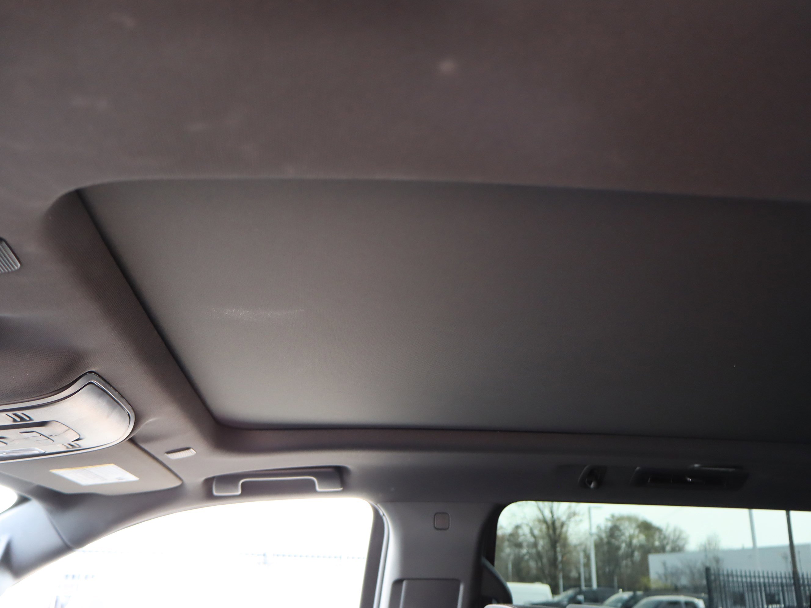 Used 2024 Chevrolet Suburban Z71 w/ Luxury Package image 22