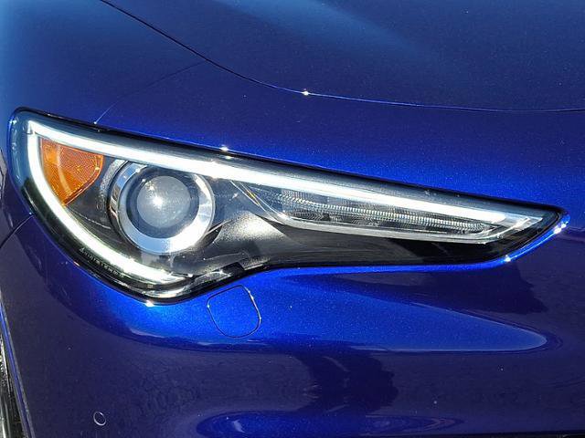 Used 2021 Alfa Romeo Stelvio Ti w/ Premium Package image 9