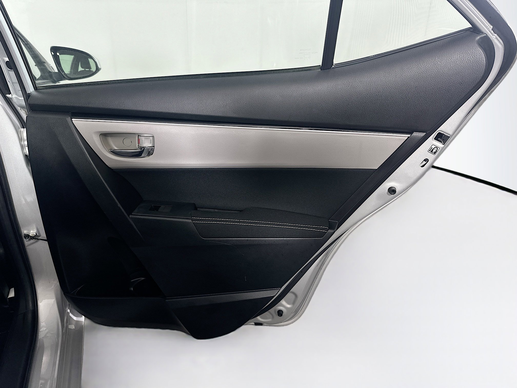 Used 2019 Toyota Corolla LE image 27