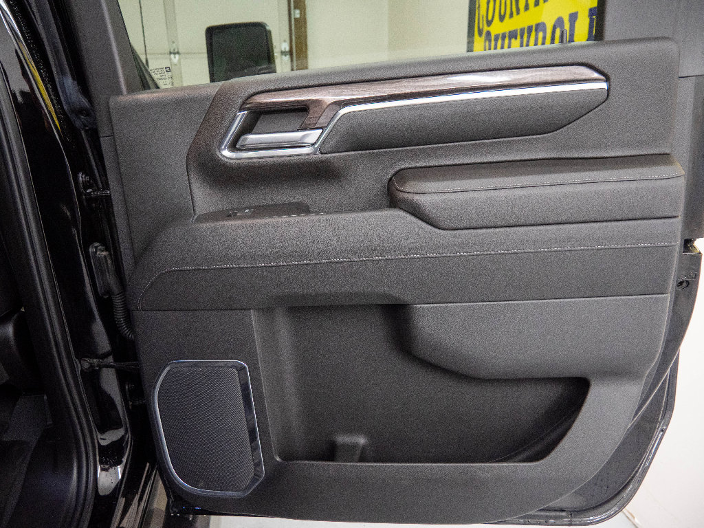 Used 2024 Chevrolet Silverado 2500 LTZ w/ LTZ Convenience Package AWD/4WD image 12