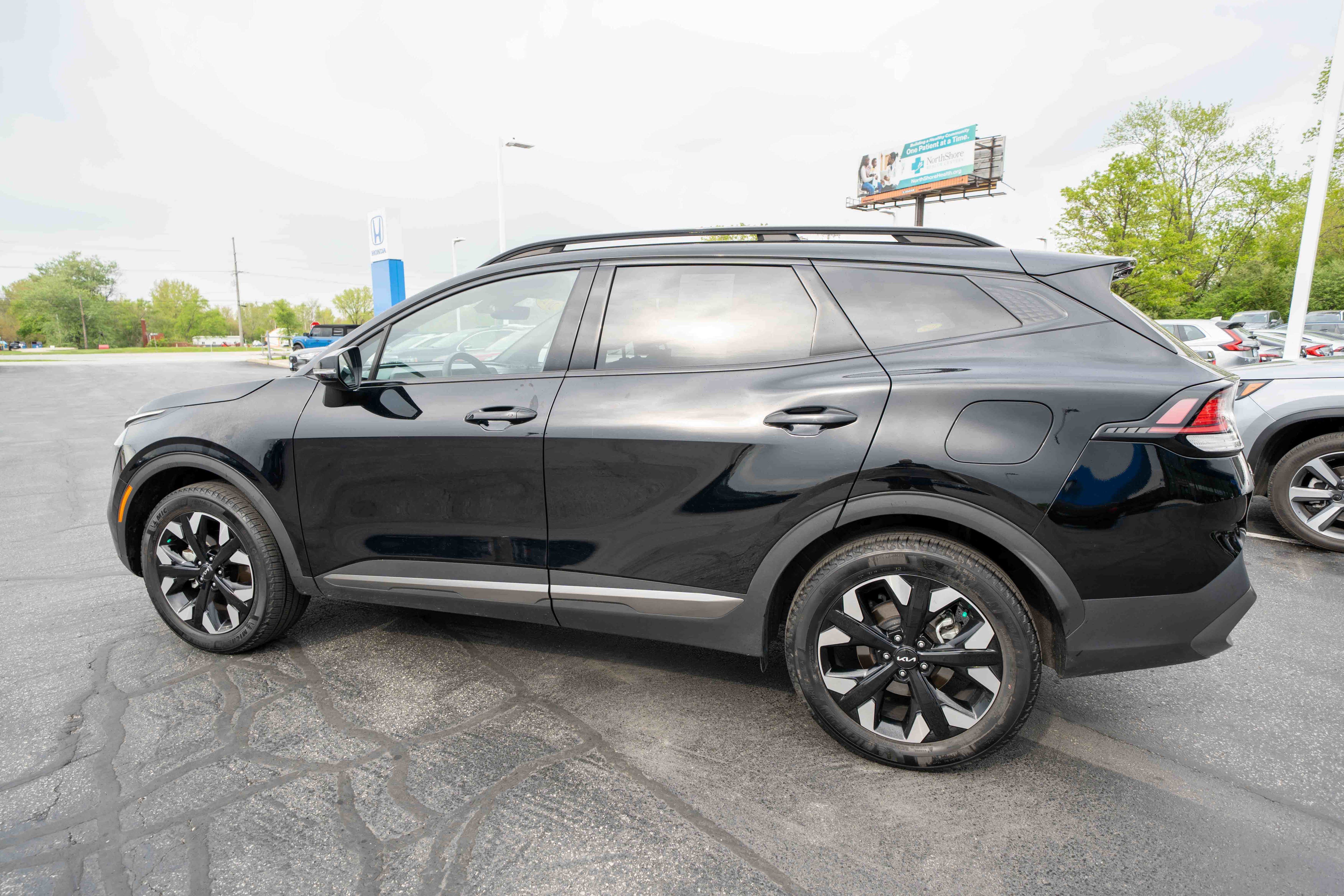 Used 2023 Kia Sportage X-Line w/ X-Line Premium Package AWD/4WD image 4