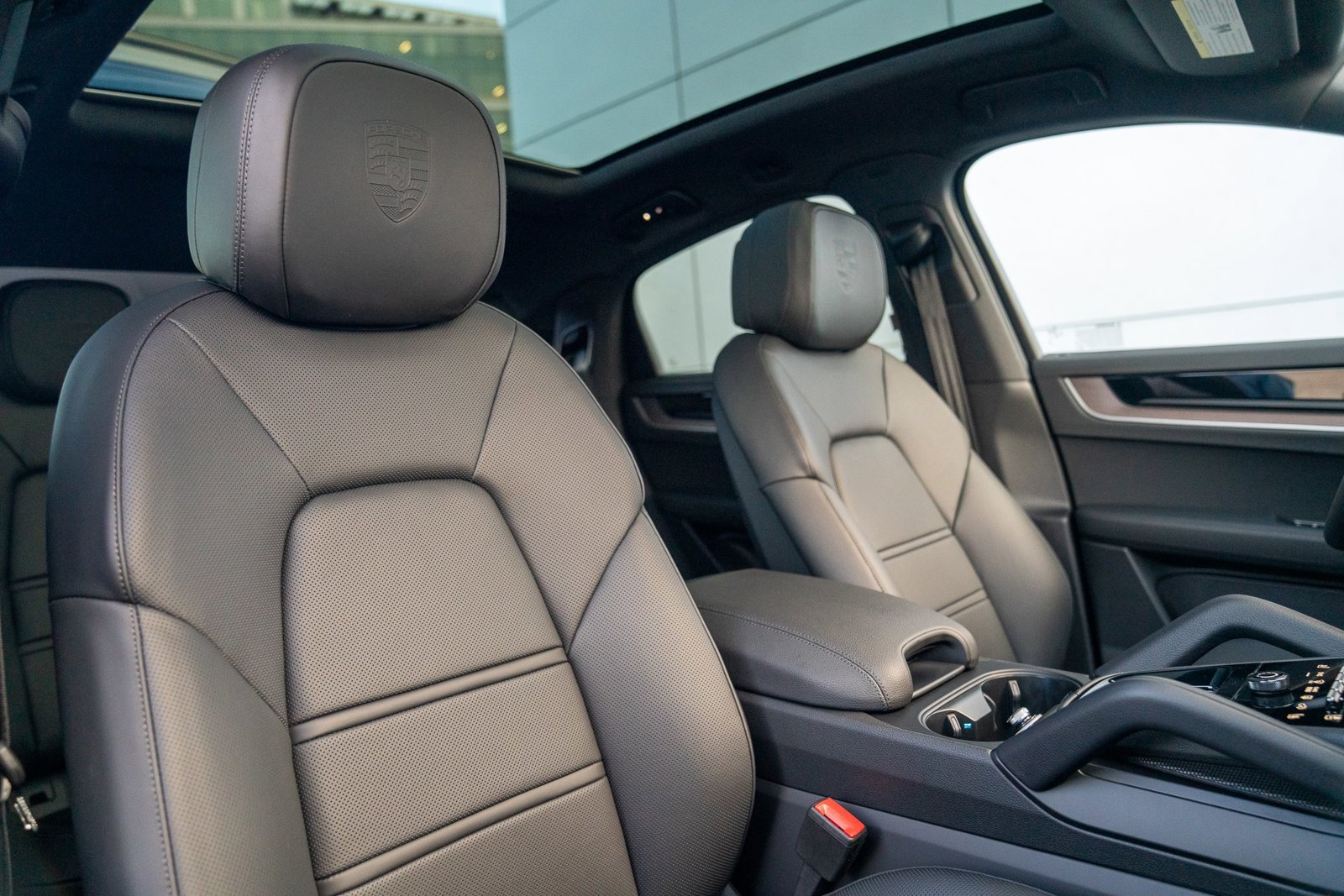 New 2026 Porsche Cayenne E-Hybrid Coupe AWD/4WD image 27