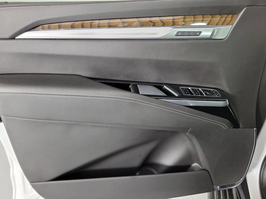 Certified 2025 Cadillac Escalade ESV Sport Platinum w/ LPO, Floor Liner Package AWD/4WD image 20