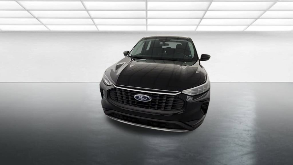 Used 2023 Ford Escape Active AWD/4WD image 2