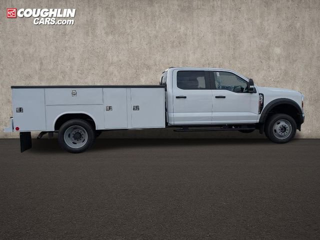 New 2025 Ford F550 4x4 Crew Cab image 9