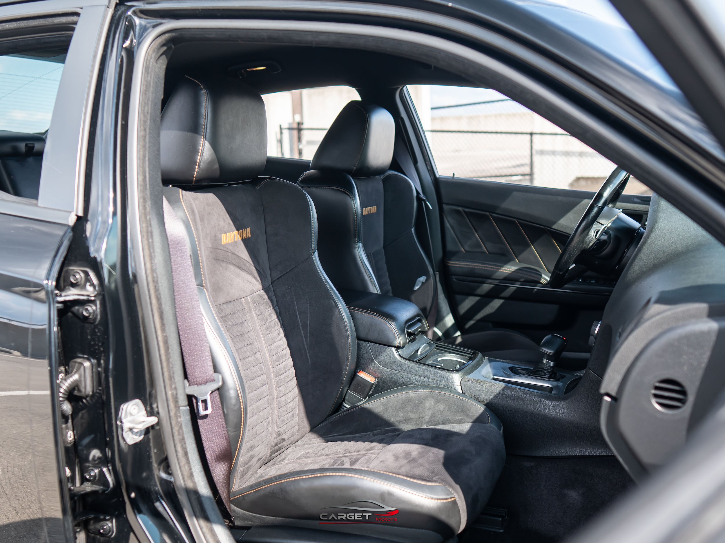 Used 2017 Dodge Charger R/T RWD image 12
