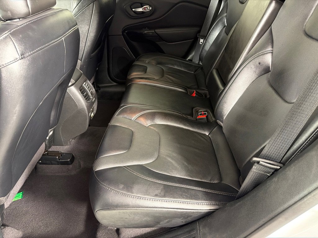 Used 2023 Jeep Cherokee Altitude Lux image 19