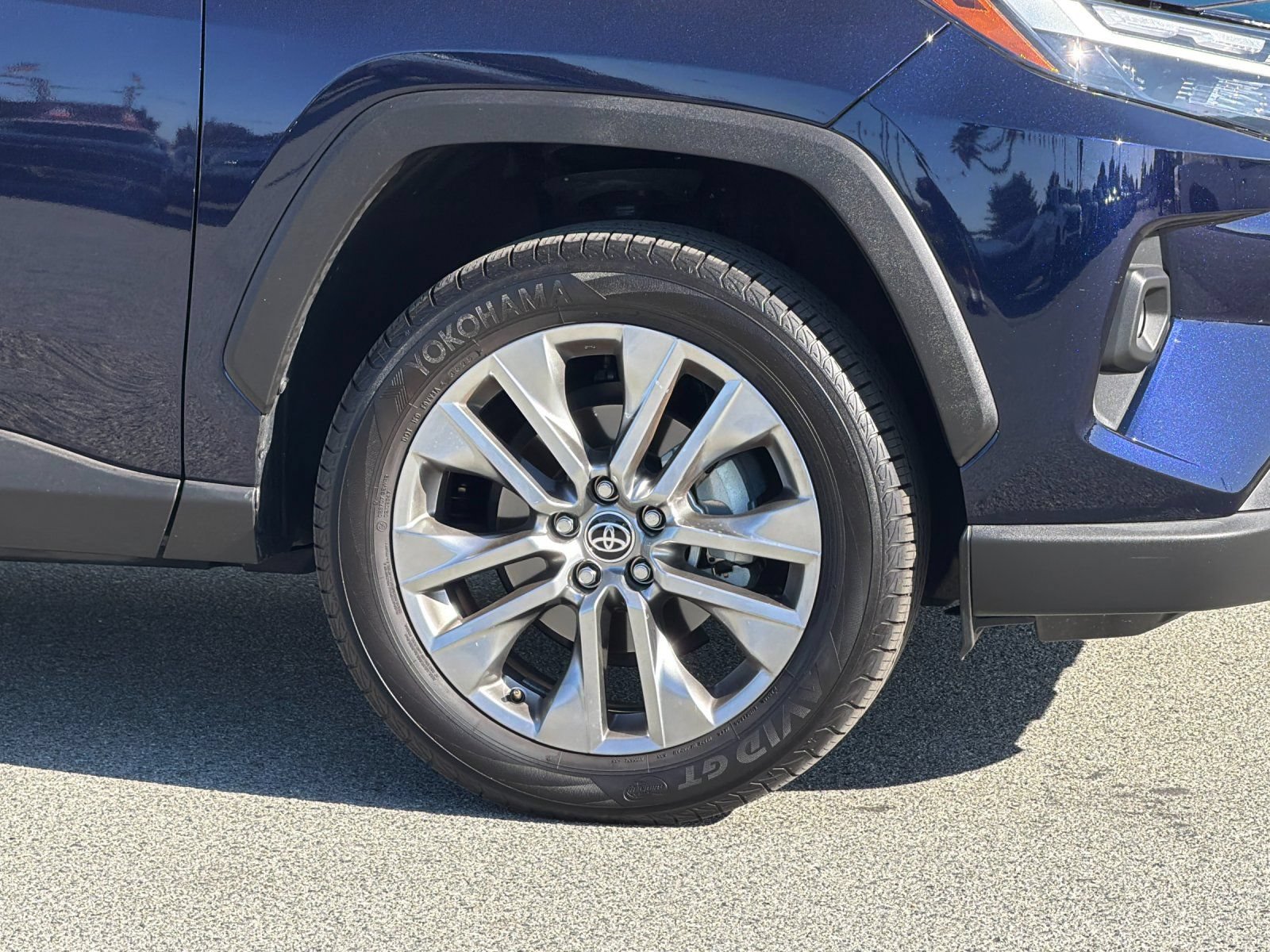 Used 2025 Toyota RAV4 XLE Premium AWD/4WD image 35
