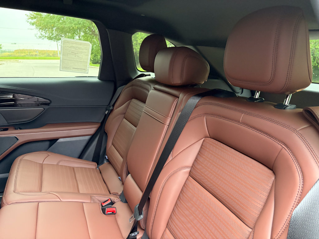 New 2026 Lincoln Nautilus Reserve w/ Jet Appearance Package AWD/4WD image 17