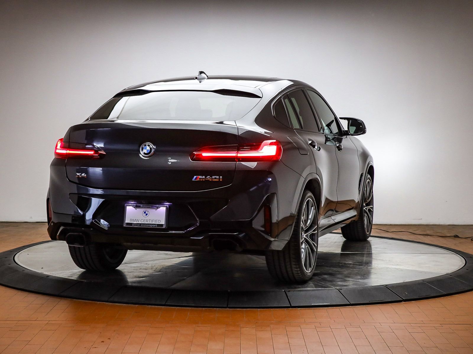 Certified 2023 BMW X4 M40i w/ Premium Package image 2