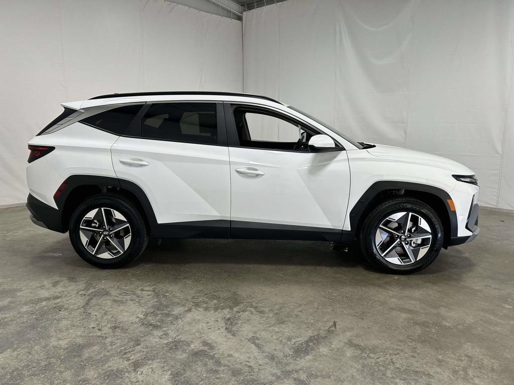 Certified 2025 Hyundai Tucson SEL AWD/4WD image 4