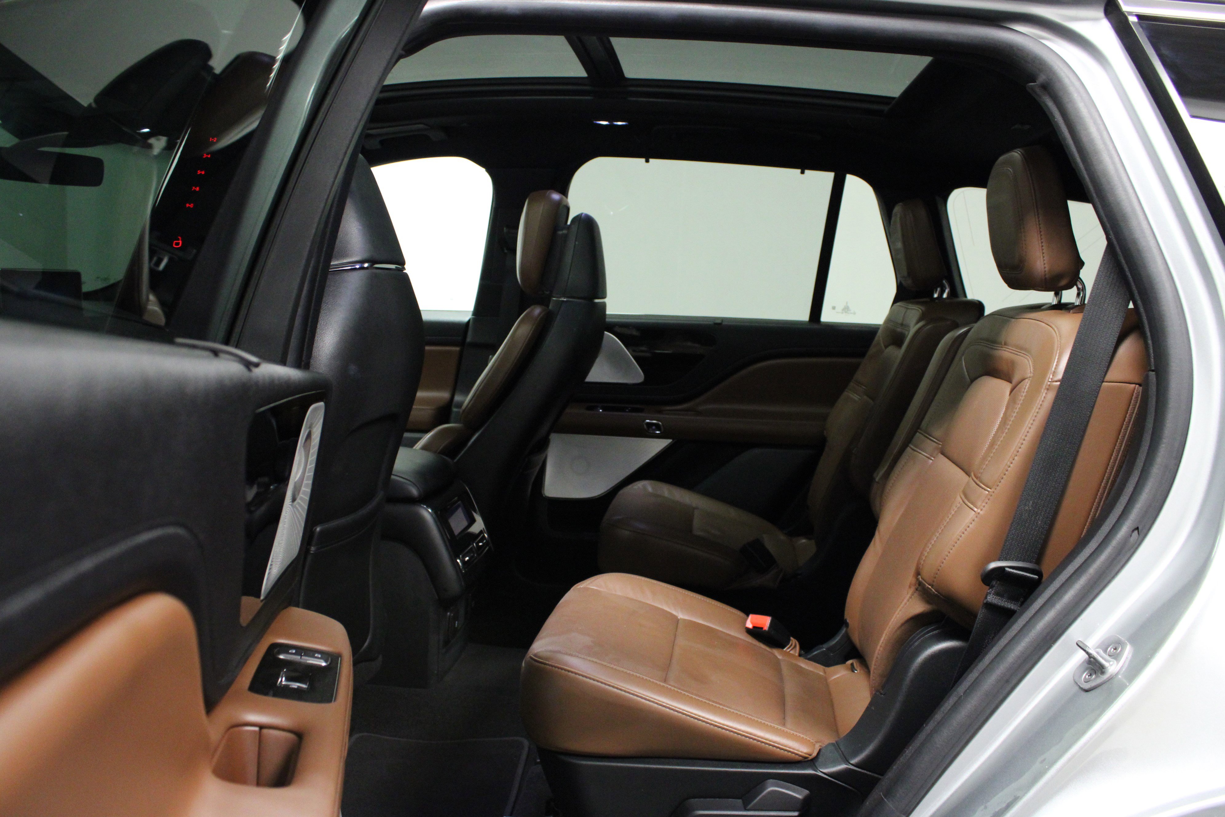 Used 2022 Lincoln Aviator Reserve w/ Equipment Group 201A image 13