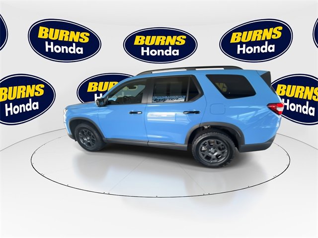 Certified 2025 Honda Pilot TrailSport image 5