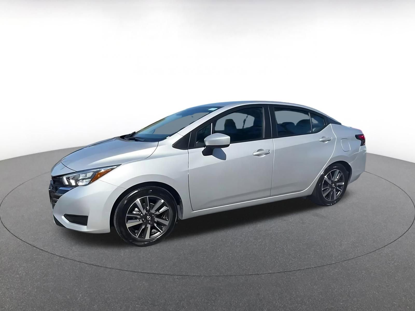 Used 2025 Nissan Versa SV FWD image 8
