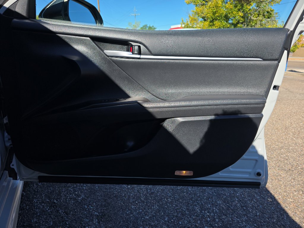 Used 2023 Toyota Camry XSE image 25