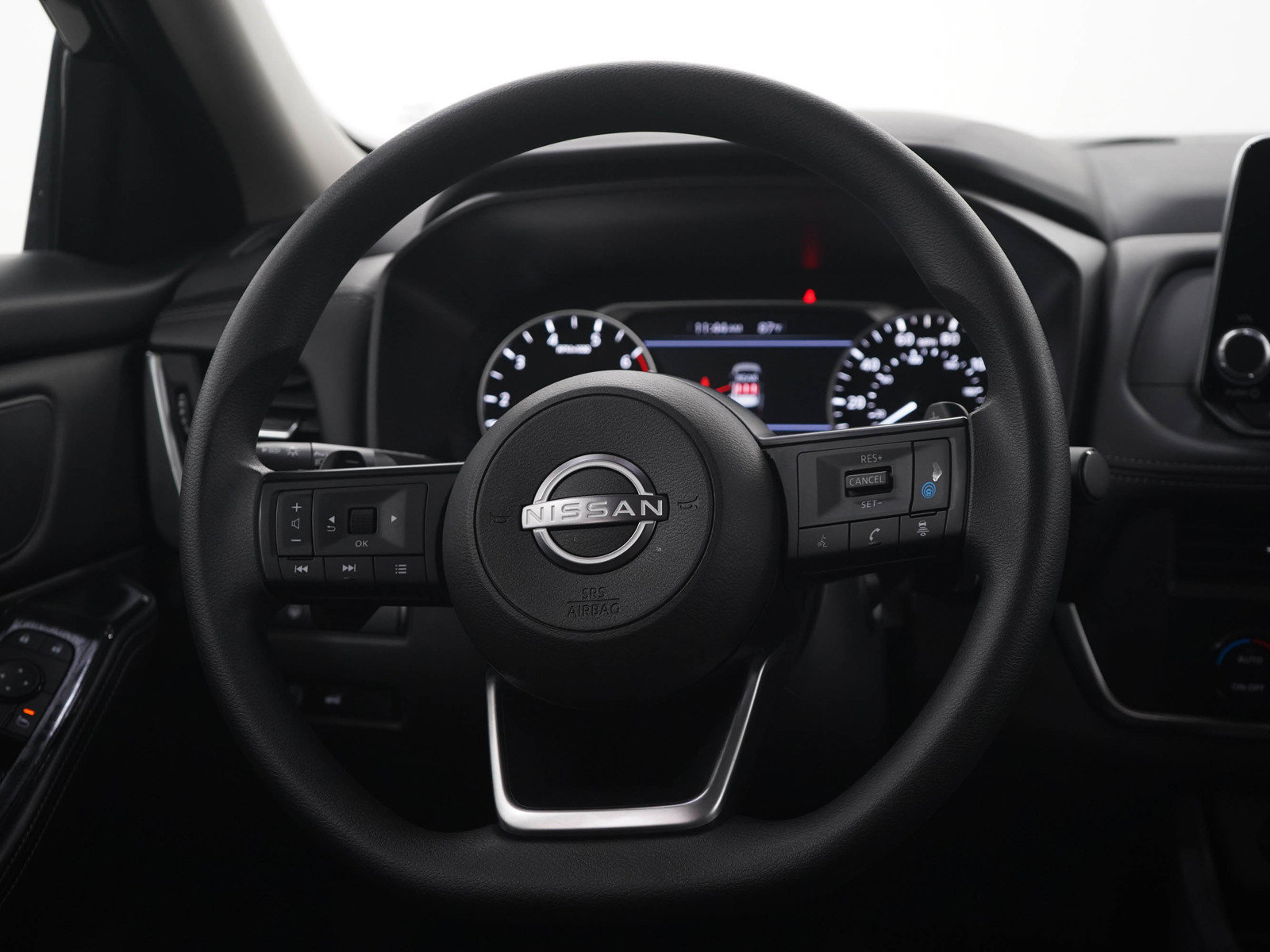 Used 2024 Nissan Rogue SV AWD/4WD image 17