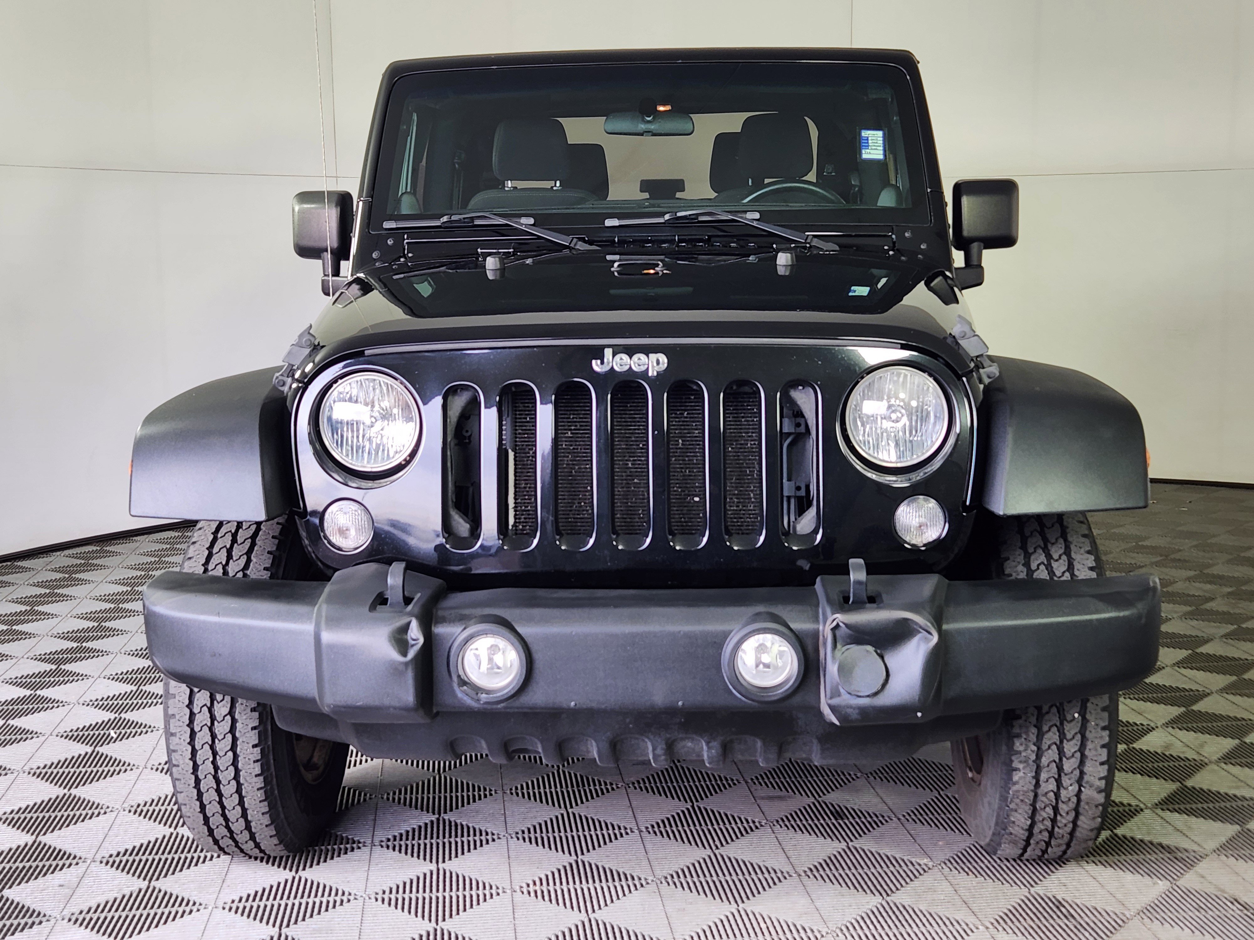Used 2014 Jeep Wrangler Rubicon image 2