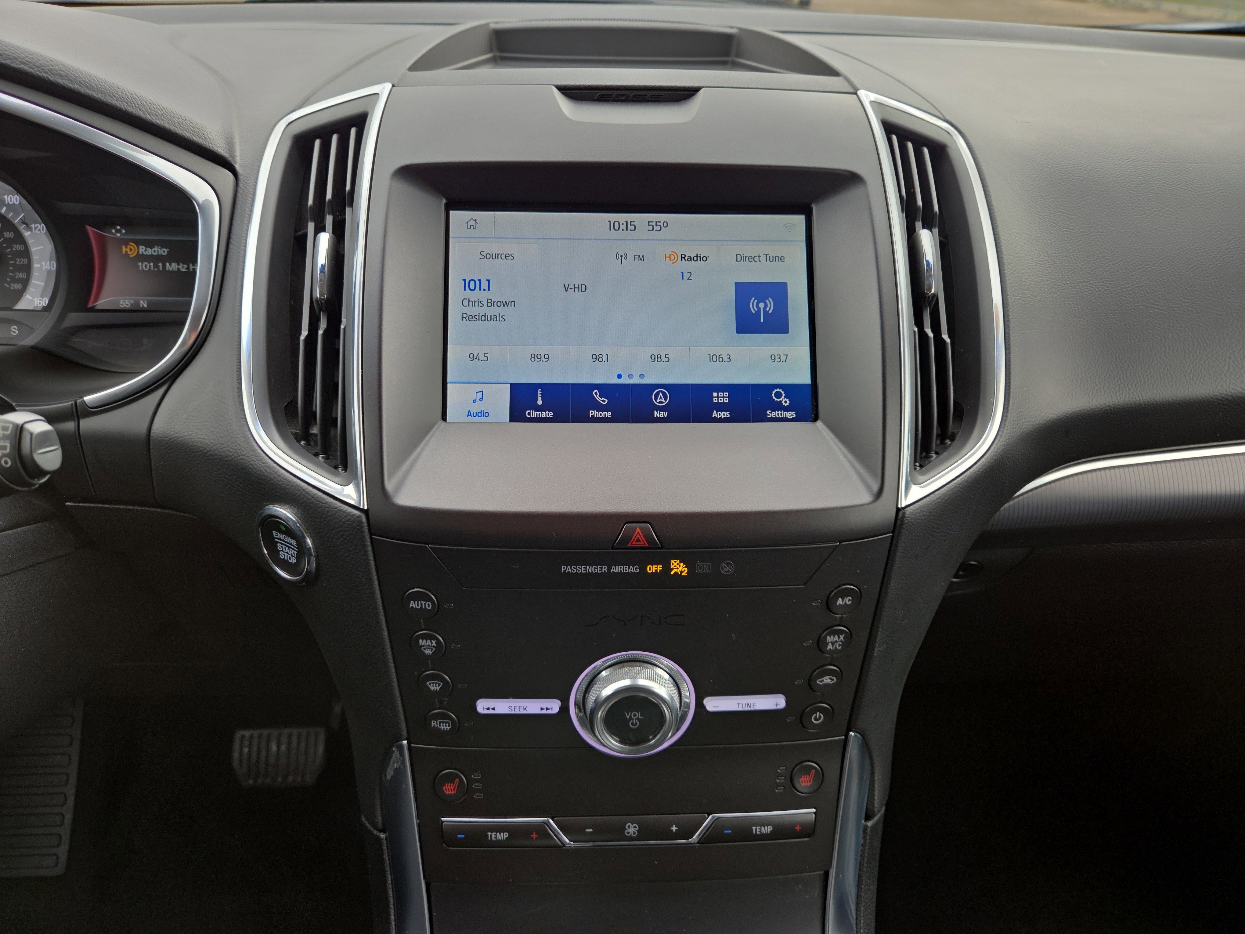 Used 2020 Ford Edge Titanium image 15