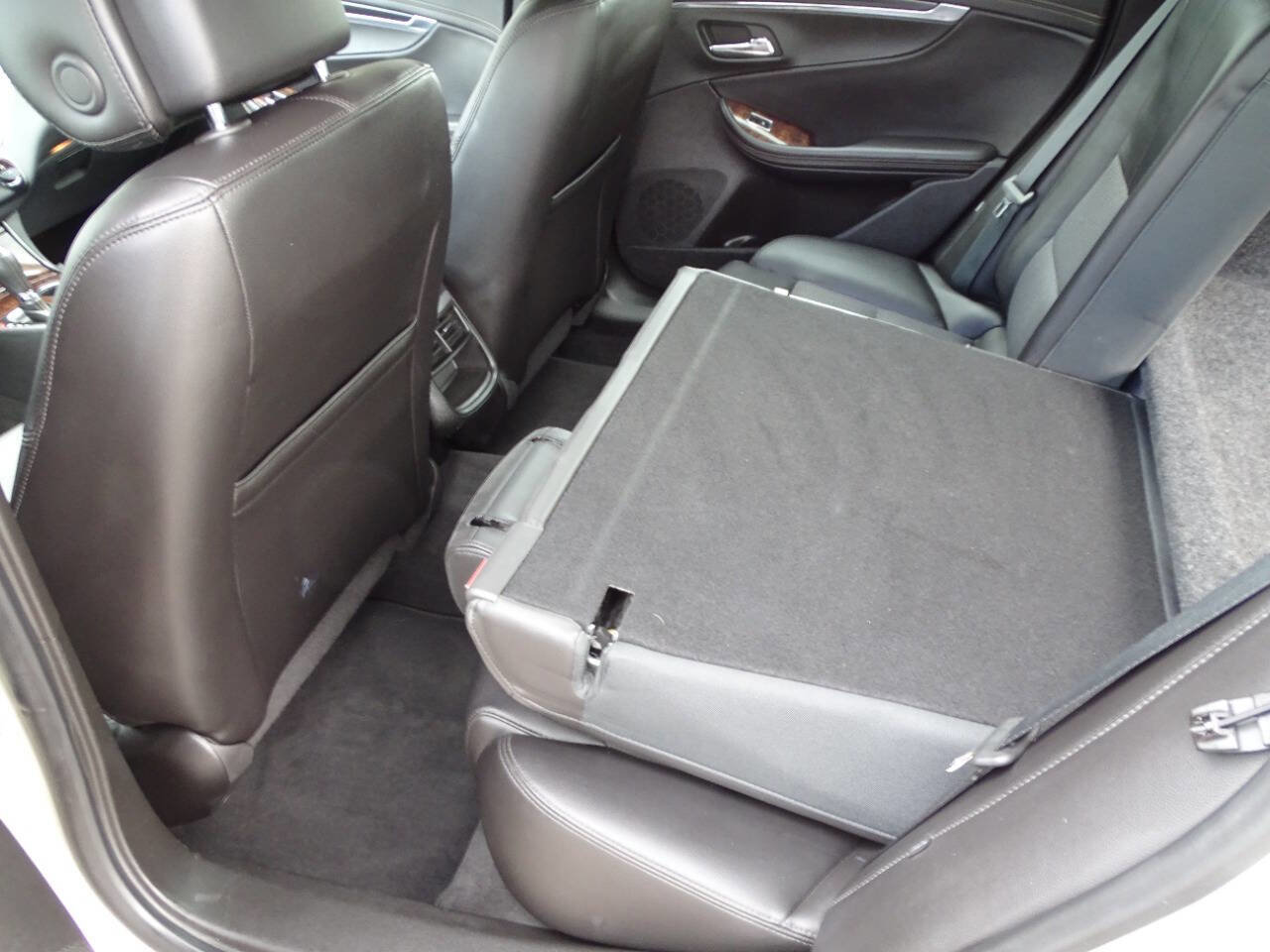 Used 2014 Chevrolet Impala LT FWD image 27