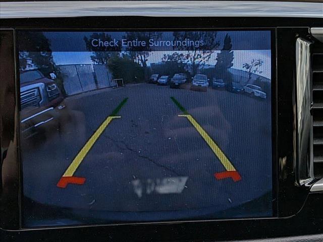 Used 2017 Chrysler Pacifica Touring image 11