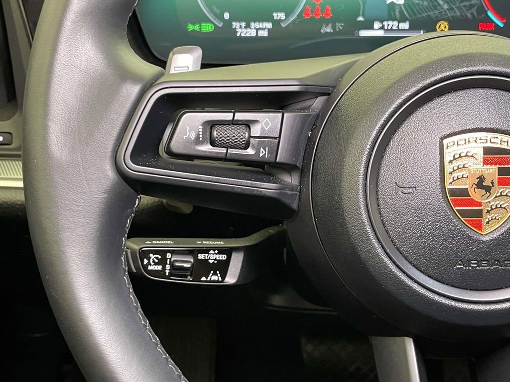 Used 2024 Porsche Cayenne image 40