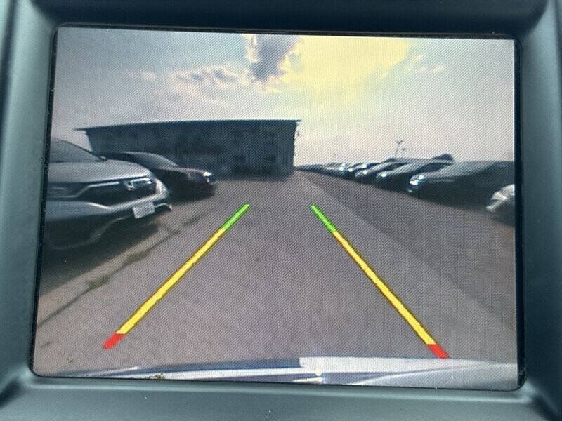 Used 2015 Chrysler 300 C RWD image 30