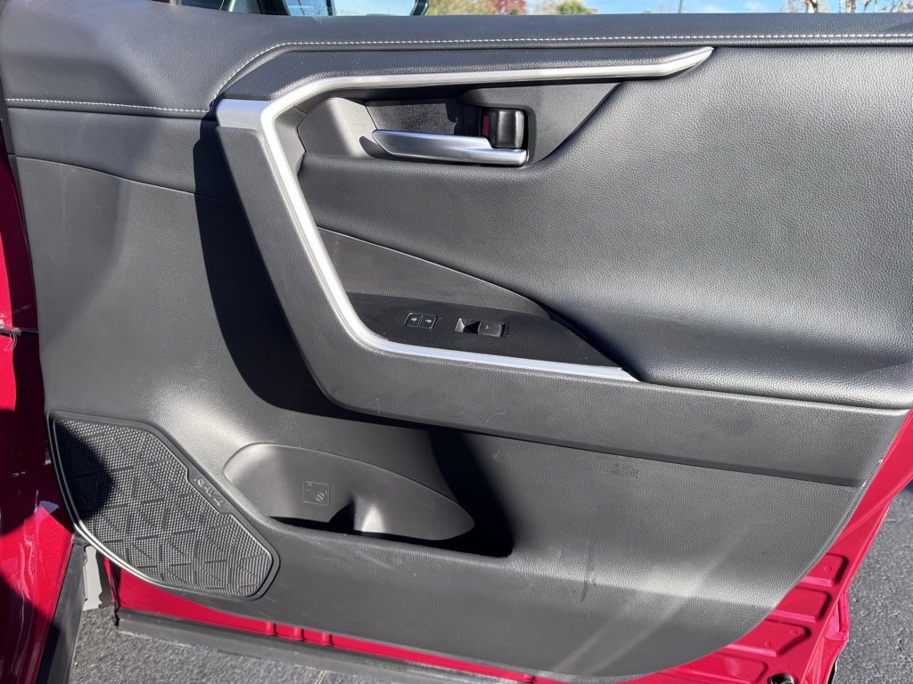 Used 2022 Toyota RAV4 Limited image 24