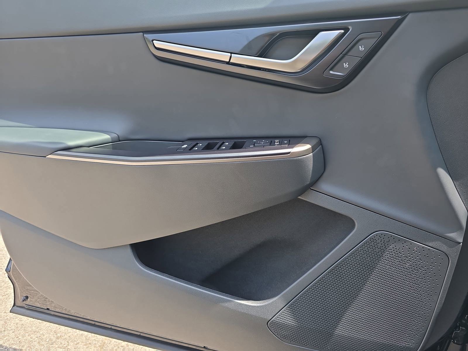 New 2025 Kia EV6 Wind RWD image 25